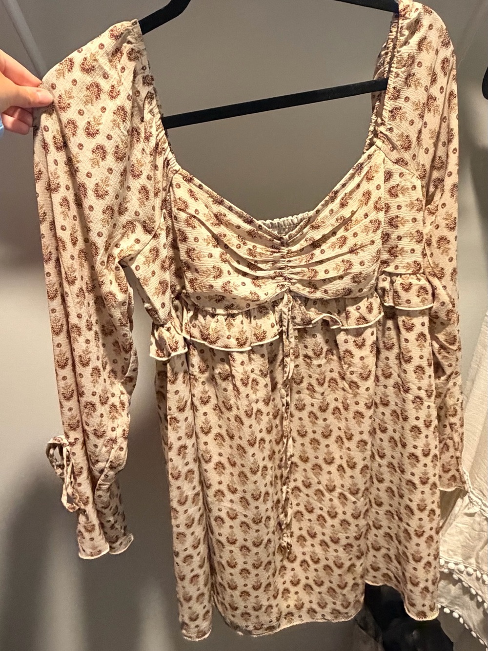 American Eagle Outfitters Beige Floral Ruffle Long-Sleeve Dress